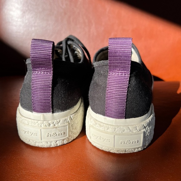 Shoe - Picture 6 of 10